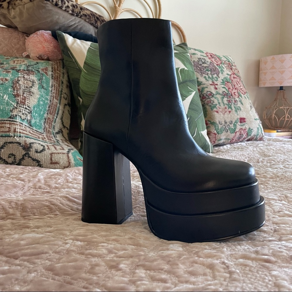 Steve Madden Cobra Boot
